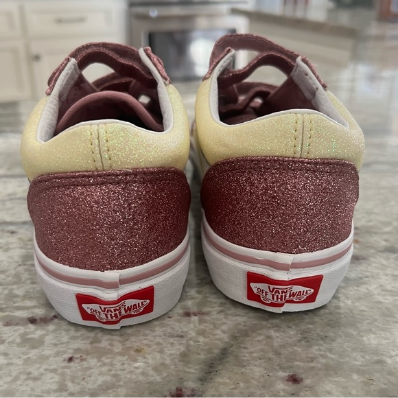 Girls Vans size 3.5 NEW CONDITION! - Picture 3 of 3